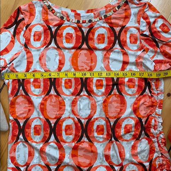 Ruby Red, patterned top, side ruching. - Picture 8 of 8